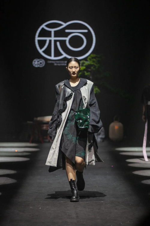 北服時裝周 和合——2021屆服飾傳承與創(chuàng)新畢業(yè)設計展演
